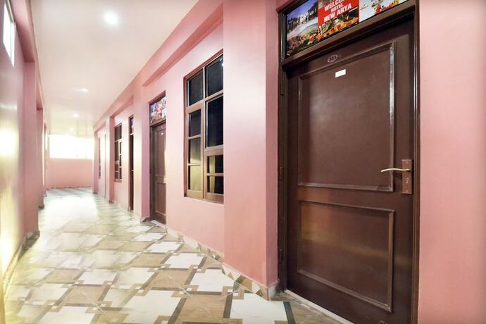 Imagen de los interiores del Hotel Oyo 8452 New Arya 2. Foto 15