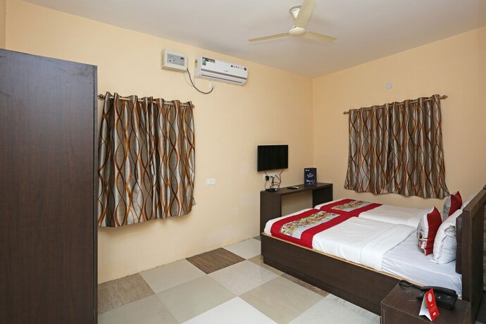 Imagen de la habitación del Hotel Oyo 8858 The Corpz Inn. Foto 11