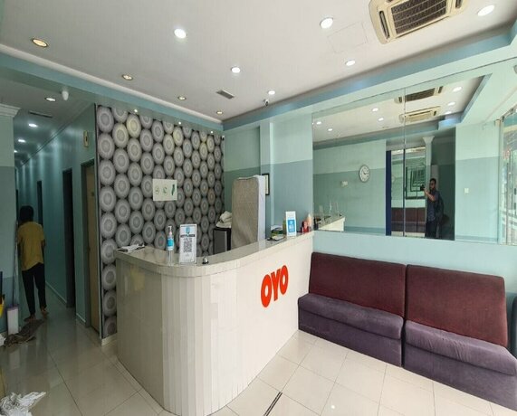 Imagen de los interiores del Hotel Oyo 89407 Ezi. Foto 39