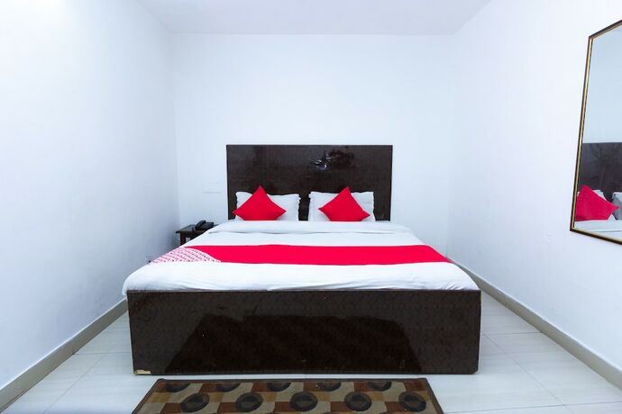 Imagen de la habitación del Hotel Oyo 8951 Royal Regency. Foto 5