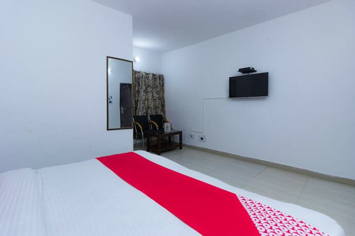 Imagen de la habitación del Hotel Oyo 8951 Royal Regency. Foto 12