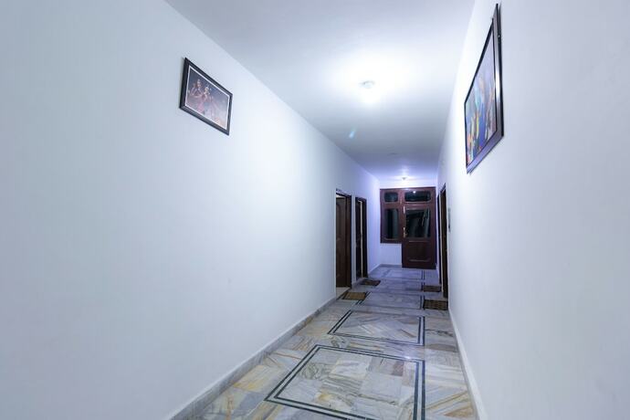 Imagen de los interiores del Hotel Oyo 8951 Royal Regency. Foto 17