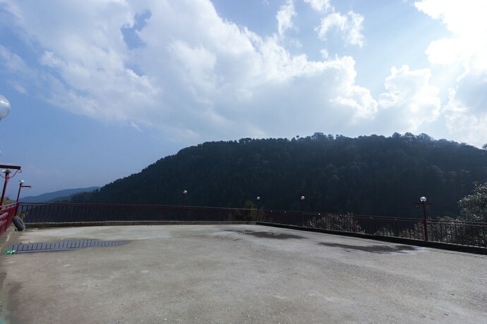 Imagen de los exteriores del Hotel Oyo 8951 Royal Regency. Foto 14