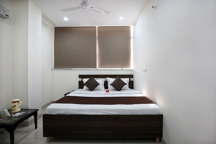 Imagen de la habitación del Hotel Oyo 8959 New Dk Palace. Foto 17