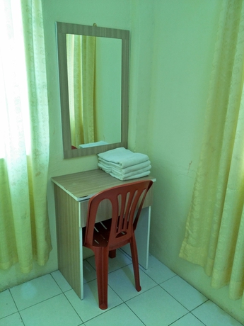 Imagen de la habitación del Hotel Oyo 89651 Harmoni, Kota Bharu. Foto 2