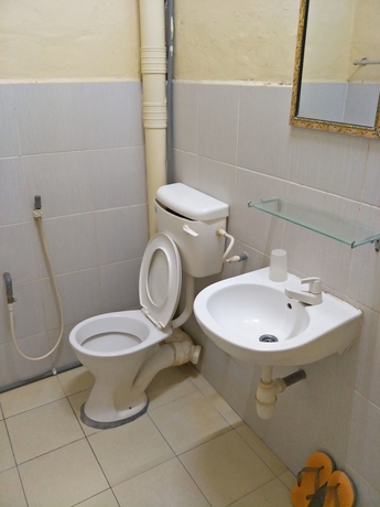 Imagen de la habitación del Hotel Oyo 89651 Harmoni, Kota Bharu. Foto 3