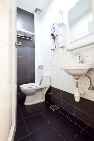 Imagen de la habitación del Hotel Oyo 89810 In@hotel Taman Gaya. Foto 5