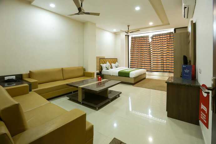 Imagen general del Hotel Oyo 9007 Royal Crown. Foto 1