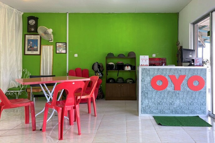 Imagen de los interiores del Hotel Oyo 90168 Serambi Pelangi Chalet. Foto 34