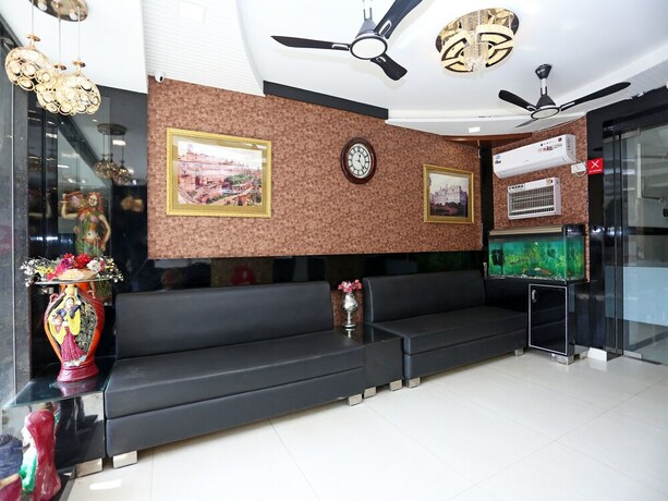 Imagen de los interiores del Hotel Oyo 9050 Saya. Foto 30