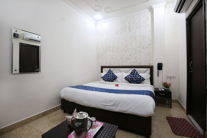 Imagen de la habitación del Hotel Oyo 9055 Rich Inn. Foto 12
