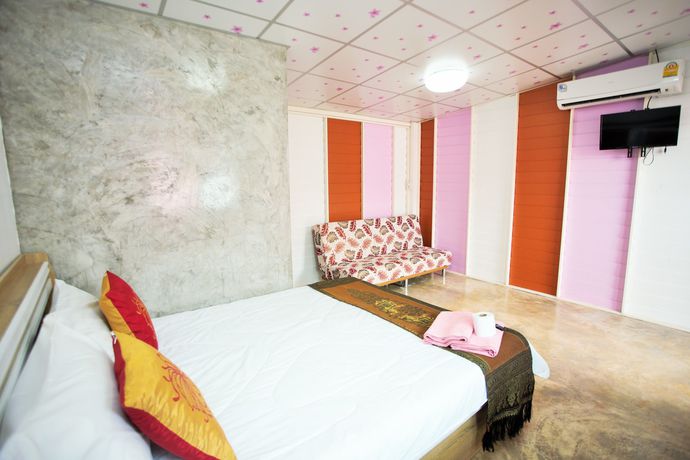 Imagen de los exteriores del Hotel Oyo 906 Bann One Love. Foto 19