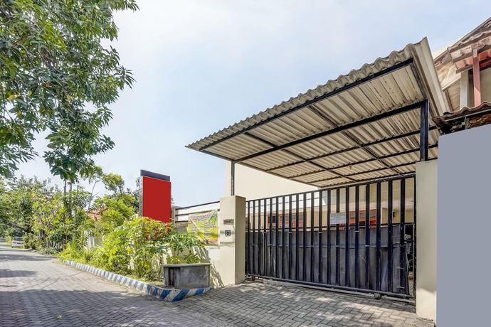 Imagen general del Hotel Oyo 91361 Benlin D\'kost Syariah. Foto 2