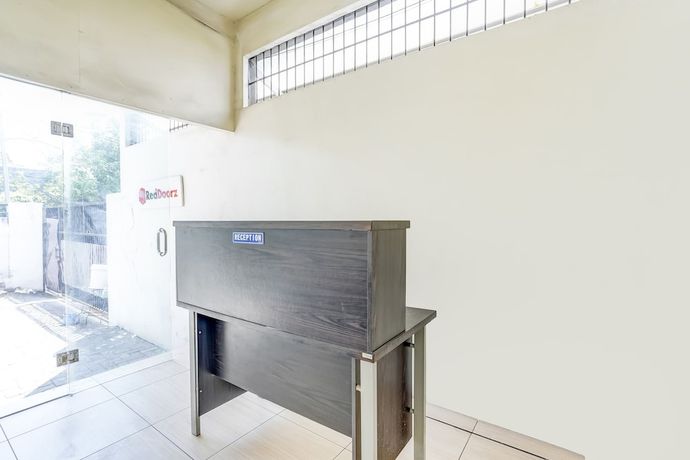 Imagen de los interiores del Hotel Oyo 91361 Benlin D\'kost Syariah. Foto 13