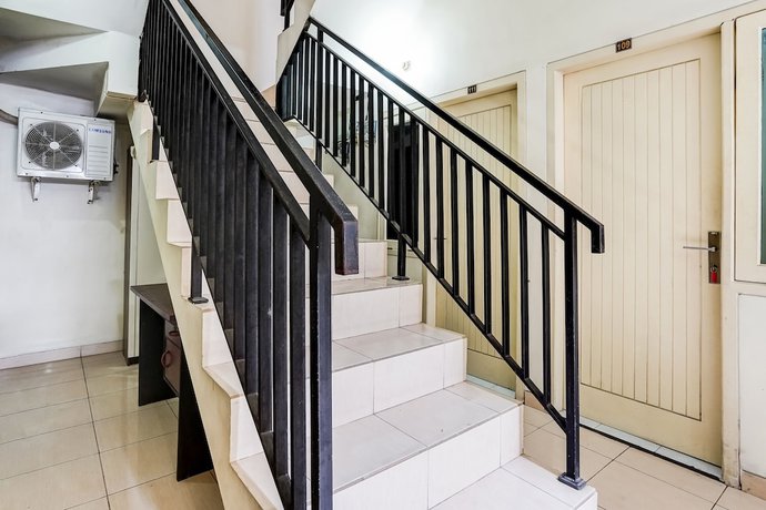 Imagen de los interiores del Hotel Oyo 91361 Benlin D\'kost Syariah. Foto 16