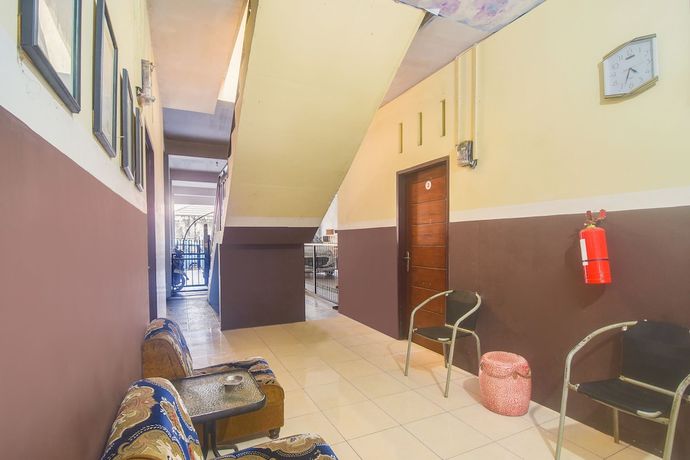 Imagen de los interiores del Hotel Oyo 91755 Priska Kost Dan Homestay. Foto 18
