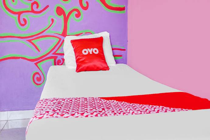 Imagen de la habitación del Hotel Oyo 92110 Christine Home Stay Syariah. Foto 5