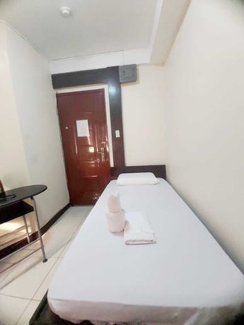Imagen de la habitación del Hotel Oyo 924 Cosmo Espana Near Ust. Foto 1