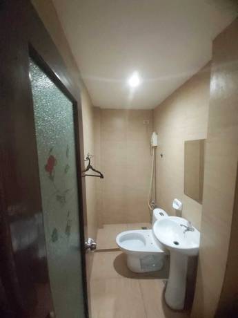 Imagen de la habitación del Hotel Oyo 924 Cosmo Espana Near Ust. Foto 3