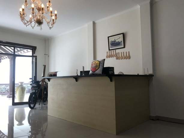 Imagen de los interiores del Hotel Oyo 92468 Roemah Djatinegara. Foto 7