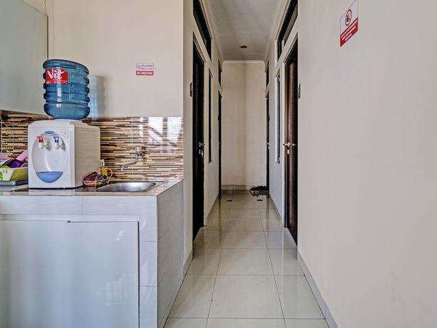 Imagen de los interiores del Hotel Oyo 92768 Flagship Exclusive Colombus Near Stasiun Karawang. Foto 17