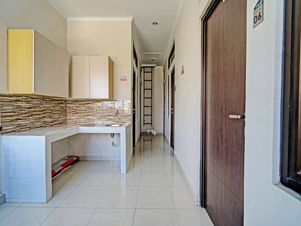 Imagen de los interiores del Hotel Oyo 92768 Flagship Exclusive Colombus Near Stasiun Karawang. Foto 18