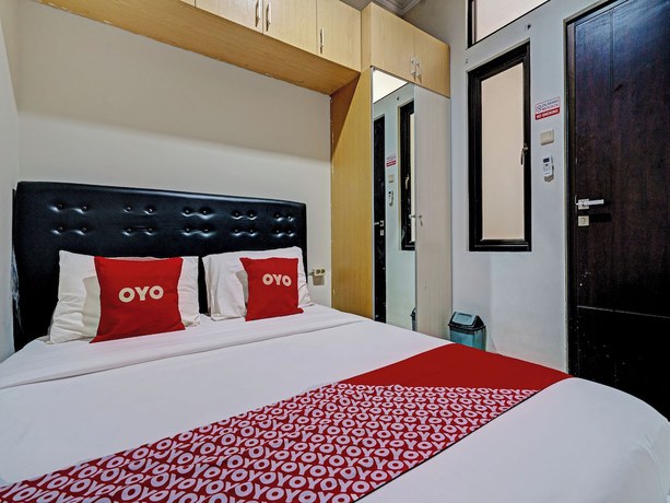 Imagen de la habitación del Hotel Oyo 92768 Flagship Exclusive Colombus Near Stasiun Karawang. Foto 9