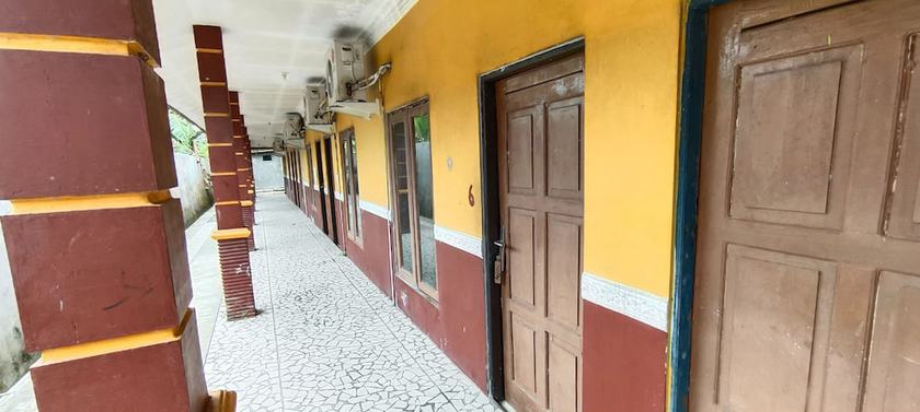 Imagen de los interiores del Hotel Oyo 93295 Wisma Aluh Ambak. Foto 10