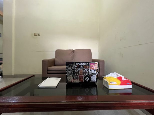 Imagen de los interiores del Hotel Oyo 93295 Wisma Aluh Ambak. Foto 17