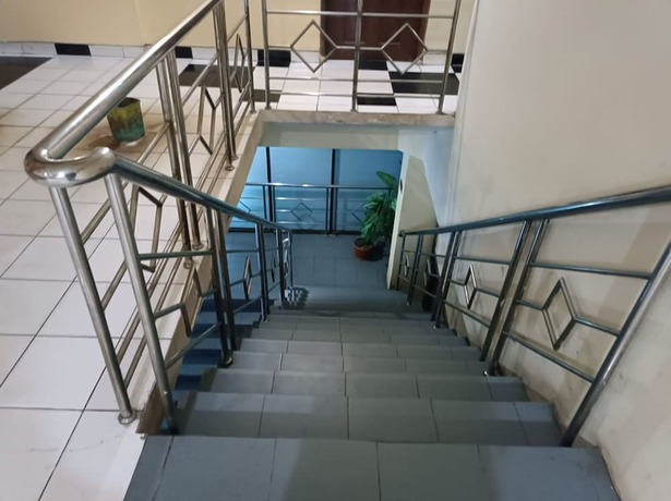 Imagen de los interiores del Hotel Oyo 93295 Wisma Aluh Ambak. Foto 20