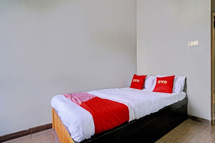 Imagen de la habitación del Hotel Oyo 93328 Graha Citra Syariah. Foto 5