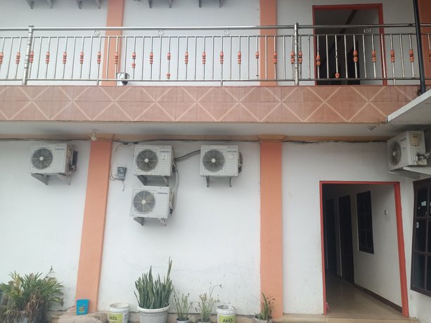 Imagen de los interiores del Hotel Oyo 93332 Kharis Home Stay. Foto 12
