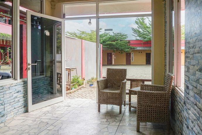 Imagen de los interiores del Hotel Oyo 93342 Yasmine Guesthouse Syariah. Foto 18