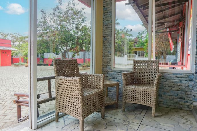 Imagen de los interiores del Hotel Oyo 93342 Yasmine Guesthouse Syariah. Foto 20