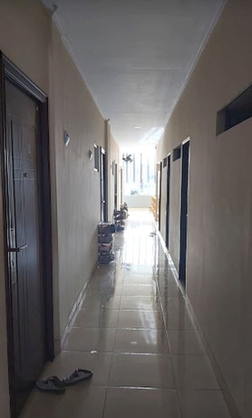 Imagen de los interiores del Hotel Oyo 93356 Pondok Cirendeu. Foto 14
