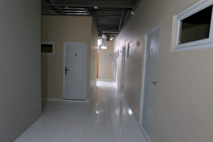 Imagen de los interiores del Hotel Oyo 93356 Pondok Cirendeu. Foto 15