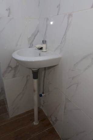 Imagen de la habitación del Hotel Oyo 93356 Pondok Cirendeu. Foto 10