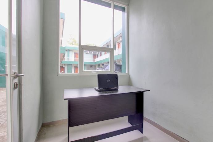 Imagen de los interiores del Hotel Oyo 93360 Wisma Subur Syariah. Foto 20