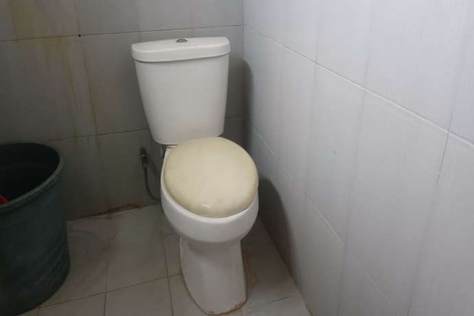 Imagen de la habitación del Hotel Oyo 93425 Homestay Anisa. Foto 7