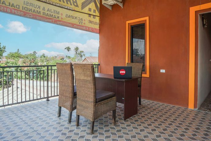 Imagen de los interiores del Hotel Oyo 93470 Bans Kostel. Foto 17