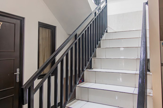 Imagen de los interiores del Hotel Oyo 93500 Rizki Residence By Tos. Foto 17