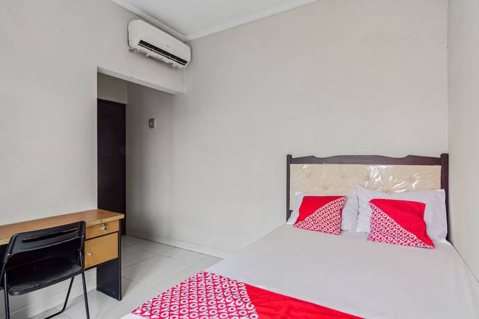 Imagen de la habitación del Hotel Oyo 93500 Rizki Residence By Tos. Foto 16