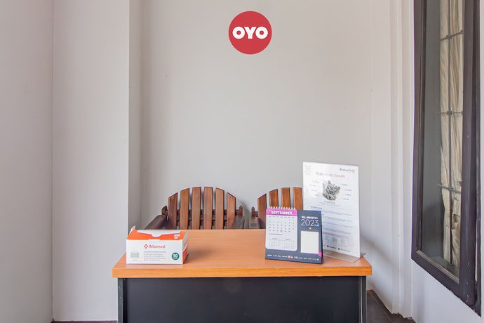 Imagen de los interiores del Hotel Oyo 93500 Rizki Residence By Tos. Foto 20