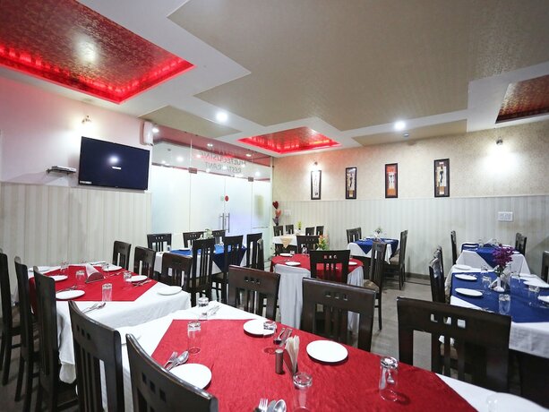Imagen del bar/restaurante del Hotel Oyo 9367 Taj Galaxy. Foto 2