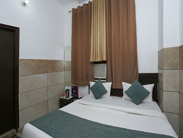 Imagen de la habitación del Hotel Oyo 9367 Taj Galaxy. Foto 8