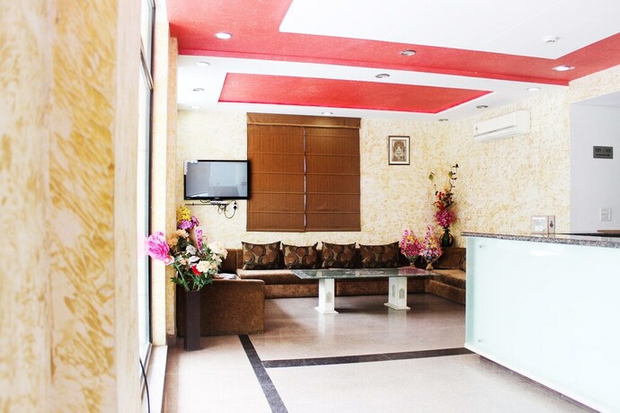 Imagen de los interiores del Hotel Oyo 9367 Taj Galaxy. Foto 18