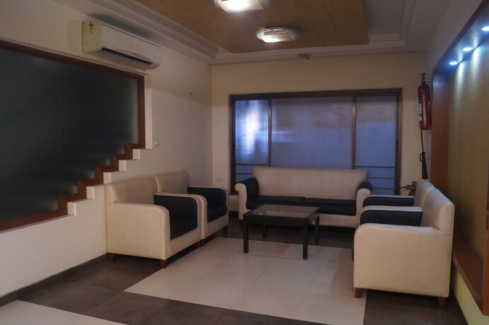 Imagen de la habitación del Hotel Oyo 9580 Garnet Inn. Foto 9