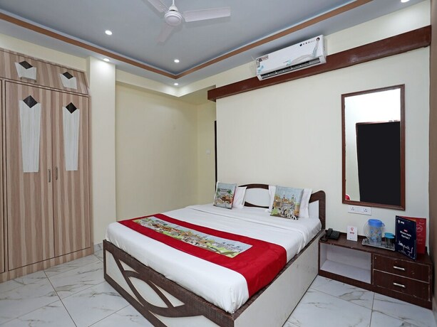 Imagen de la habitación del Hotel Oyo 9658 Madhuram. Foto 2