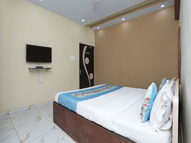 Imagen de la habitación del Hotel Oyo 9658 Madhuram. Foto 9