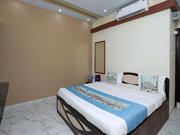 Imagen de la habitación del Hotel Oyo 9658 Madhuram. Foto 12